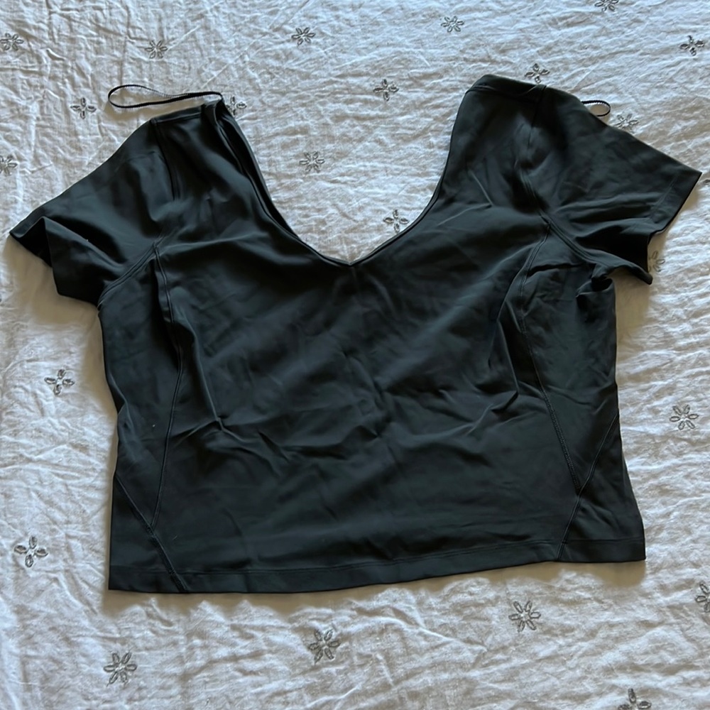 Lulu lemon top.